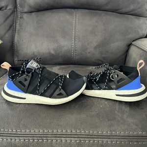 Womens Adidas sneakers